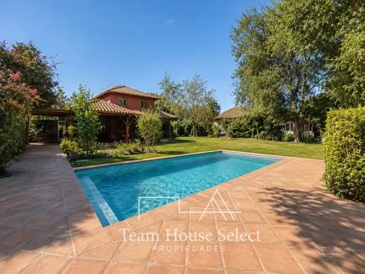 Venta Casa En Chicureo A Pasos Colegio San Jose Y Verbo Divi - 1